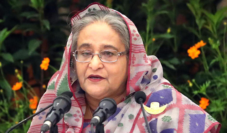Read more about the article আপনারা আল্লাহর মেহমান, বাংলাদেশের জন্য দোয়া করবেন: প্রধানমন্ত্রী