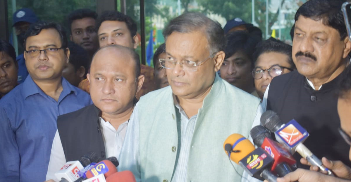 Read more about the article বেগম জিয়াকে পুনরায় কারাগারে পাঠানোর কথা ভাবা হচ্ছে : তথ্যমন্ত্রী