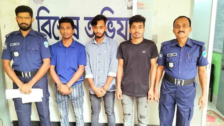 Read more about the article স্কুলছাত্রীকে অপহরণ করে ধর্ষণ, তিন যুবক কারাগারে