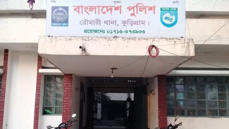 Read more about the article মা-ছেলেকে গলা কেটে হত্যা