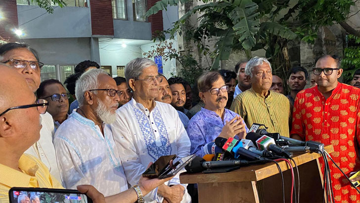 Read more about the article দেড় ঘণ্টার রুদ্ধদ্বার বৈঠক শেষে যা বললেন ফখরুল-মান্না