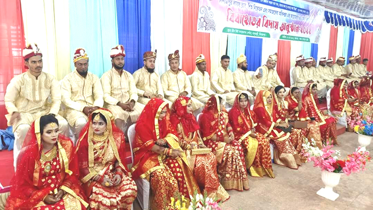 Read more about the article একসঙ্গে ৪০ এতিম কন্যার যৌতুকবিহীন বিয়ে