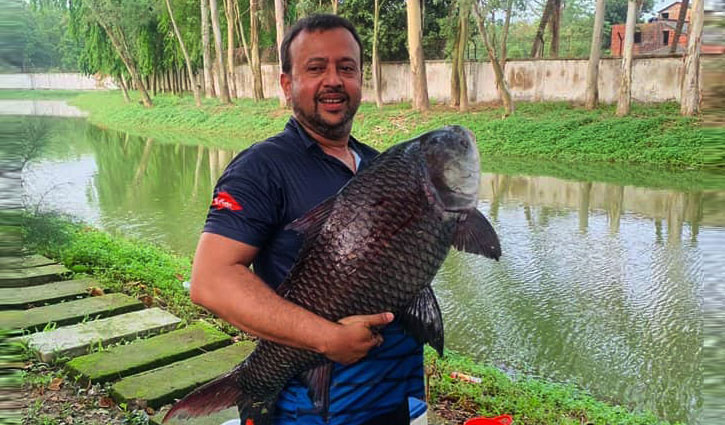 Read more about the article বিশাল কাতল মাছ ধরে ভাইরাল নায়ক রিয়াজ