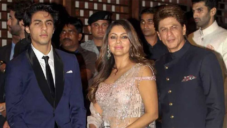 Read more about the article এনসিবি অফিসারকে কেঁদে কেঁদে কী বলেছিলেন শাহরুখ খান?