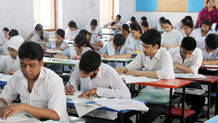 Read more about the article দুবছরে ঝরে পড়েছে ৪ লাখের বেশি
