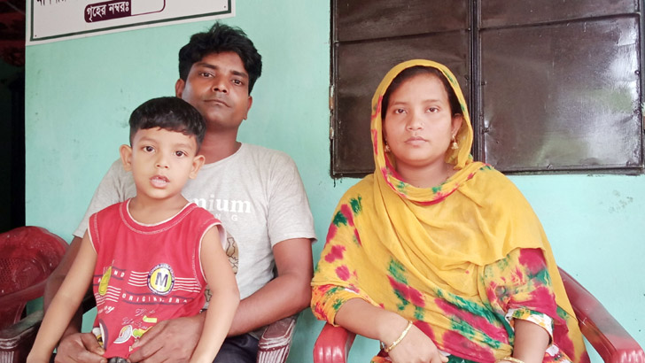 Read more about the article ৬ বছরের ইয়াসমিন এক যুগ পর স্বামী-সন্তান নিয়ে ফিরল পরিবারে