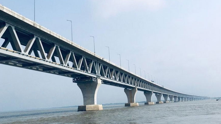 Read more about the article পদ্মা সেতুতে যানবাহন চলবে রোববার থেকে