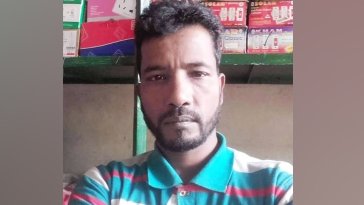 Read more about the article শিক্ষককে পিটিয়ে হত্যা মামলার আসামির বাবাকে গ্রেফতার