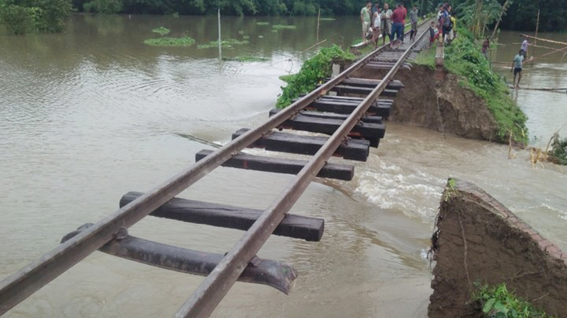 Read more about the article নেত্রকোনায় ৭ লাখ মানুষ পানিবন্দি, উদ্ধারে সেনাবাহিনী
