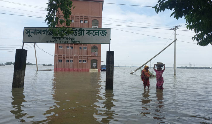 Read more about the article সুনামগঞ্জে বন্যা পরিস্থিতি অপরিবর্তিত