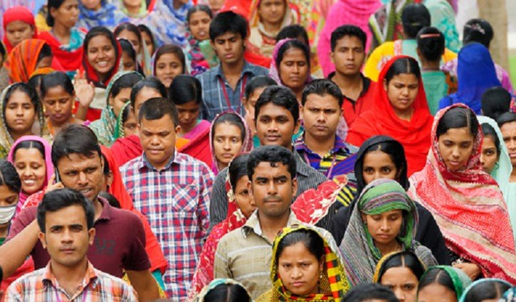 Read more about the article দেশে প্রথমবারের মতো পুরুষের চেয়ে বেড়েছে নারী