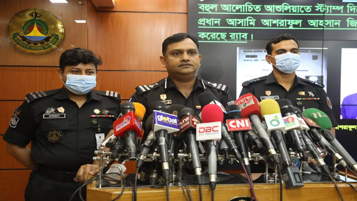 Read more about the article ‘বান্ধবীকে হিরোইজম দেখাতে শিক্ষককে পিটিয়ে মারে জিতু’