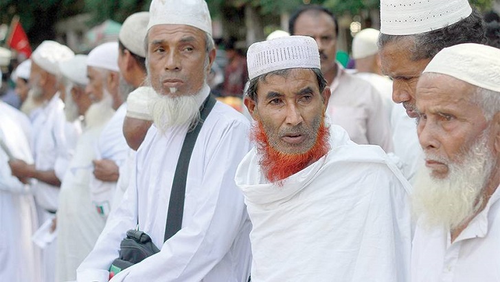 Read more about the article দেড় শতাধিক হজযাত্রীকে হোটেলে রেখে ‘লাপাত্তা’ এজেন্সি, থানায় অভিযোগ