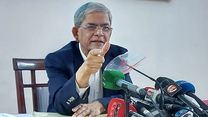 Read more about the article দেশ অন্ধকার খাদের প্রান্তে: ফখরুল