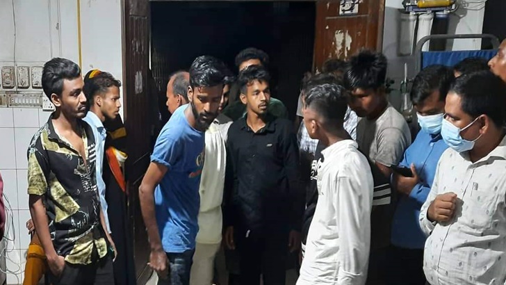 Read more about the article বাড়ি থেকে ডেকে নিয়ে এসপি অফিসের সামনে কিশোরকে হত্যা