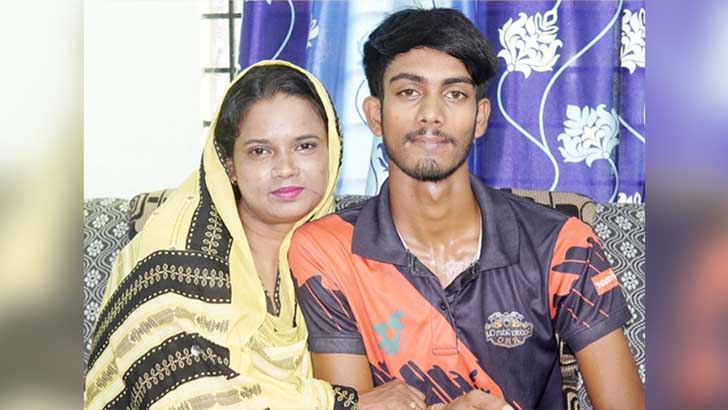 Read more about the article ছাত্রকে বিয়ে করে ভাইরাল সেই সহকারী অধ্যাপকের লাশ উদ্ধার