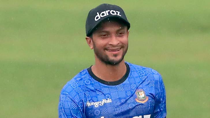 Read more about the article প্রথমবারের মতো খেলতে গিয়েই অধিনায়ক সাকিব