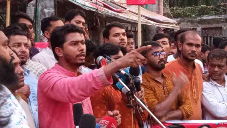 Read more about the article চা শ্রমিকদের মজুরি ৩০০ টাকা করার দাবি মানতে হবে: ভিপি নুর