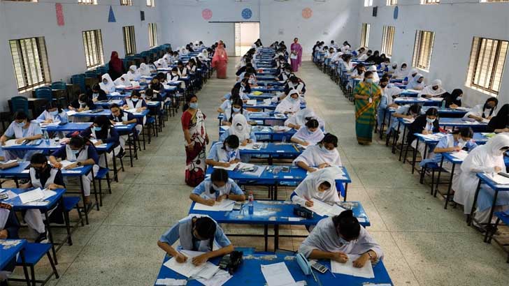 Read more about the article দিনাজপুর বোর্ডে ৪ বিষয়ের এসএসসি পরীক্ষা স্থগিত