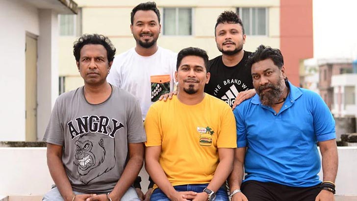 Read more about the article ‘ব্যাচেলর পয়েন্ট’ বয়কটের ডাক: স্ট্যাটাসে যা লিখল ধ্রুব টিভি