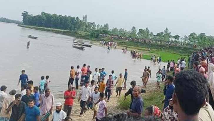 Read more about the article করতোয়ার পাড়ে দীর্ঘ হচ্ছে লাশের সারি, মৃত্যু বেড়ে ৩৯
