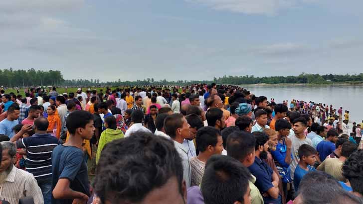 Read more about the article একসঙ্গে ৪ জনকে হারিয়ে শোকাচ্ছন্ন পরিবার