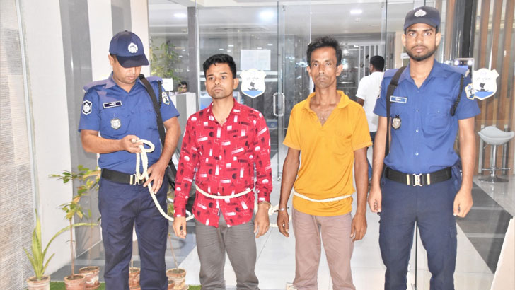 Read more about the article এক যুগ ধরে লঞ্চ যাত্রীদের মালামাল লুট করছিল তারা