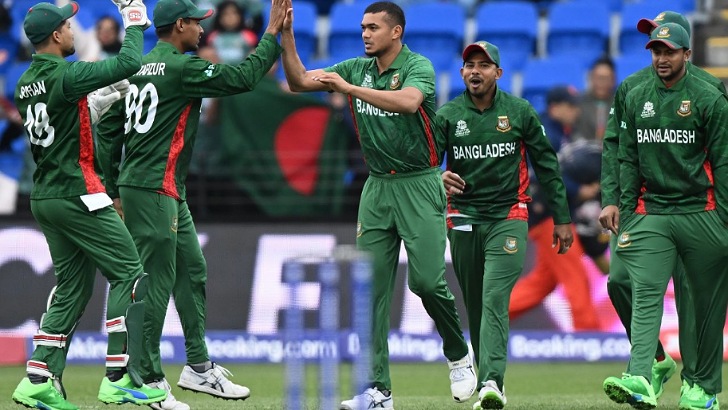 Read more about the article বাংলাদেশের স্বপ্ন টিকিয়ে রাখার লড়াই