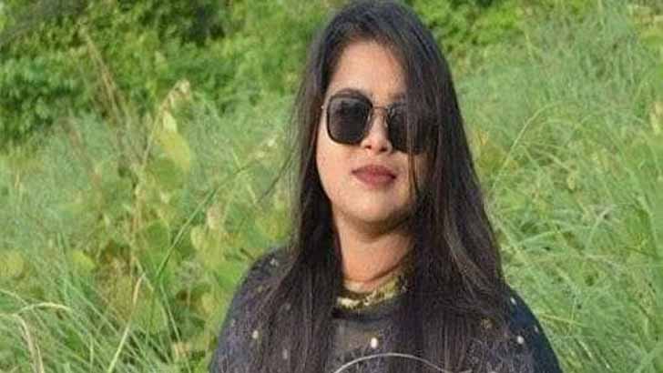 Read more about the article গরু চুরির মামলায় ছাত্রলীগ নেত্রী গ্রেফতার