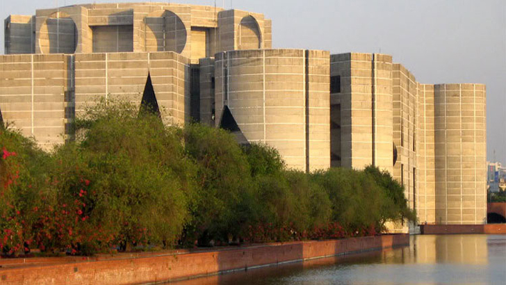 Read more about the article বিএনপির ৫ এমপির পদ শূন্য ঘোষণা