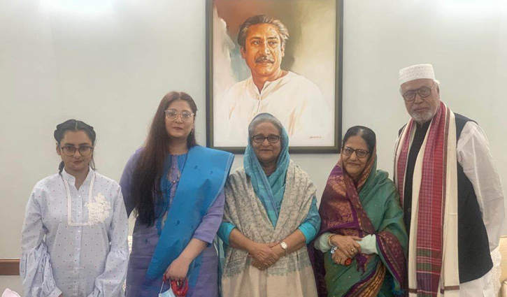 Read more about the article প্রধানমন্ত্রীর সঙ্গে কাদের সিদ্দিকীর সাক্ষাৎ