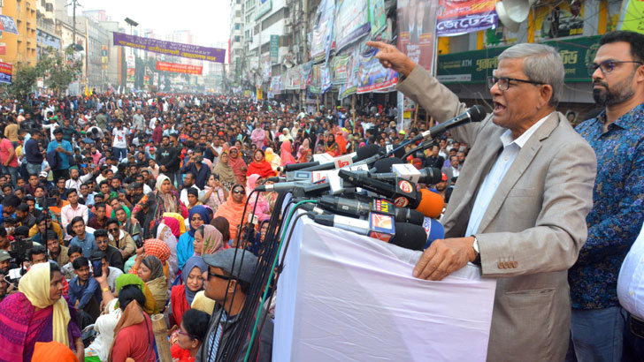 Read more about the article আ.লীগ হিরো আলমের কাছেও অসহায়: ফখরুল