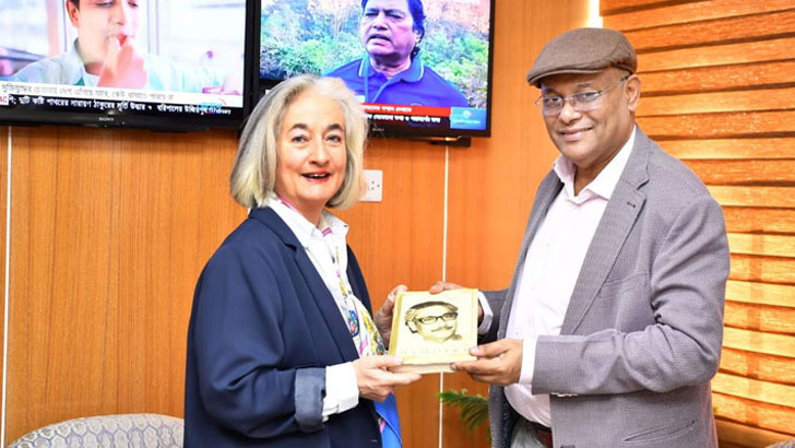 Read more about the article বিএনপি রাজনীতি করে দুজনের জন্য, জনগণের জন্য নয়: তথ্যমন্ত্রী