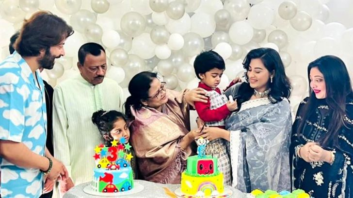 Read more about the article পরিবারের সঙ্গে ছেলের জন্মদিন পালন করলেন শাকিব-বুবলী