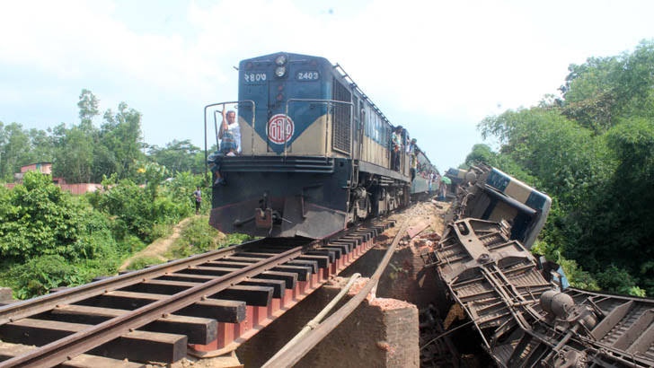 Read more about the article উপেক্ষিত ৯০ ভাগ সুপারিশ, দায়মুক্তি সাময়িক বরখাস্তে