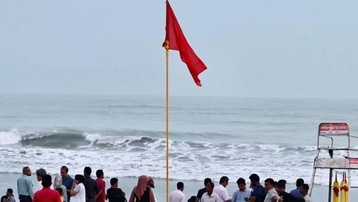 Read more about the article সন্ধ্যায় উপকূলে আঘাত হানতে পারে ঘূর্ণিঝড়ের অগ্রভাগ