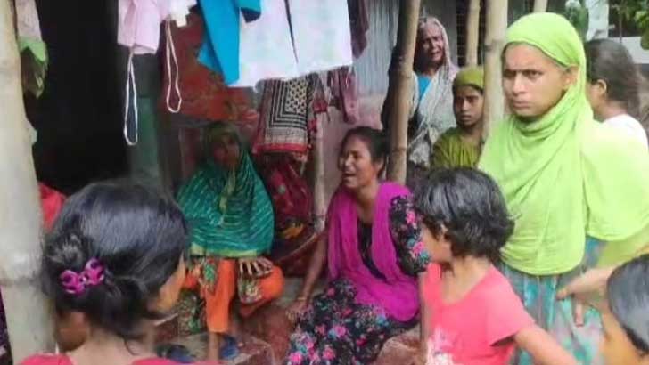 Read more about the article মেয়ে-নাতি-নাতনিদের নিয়ে ফেরা হলো না বাড়িতে