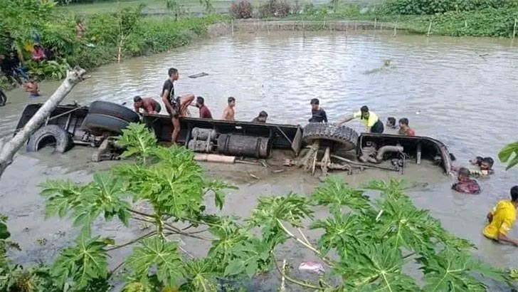 Read more about the article ঝালকাঠিতে দুর্ঘটনায় নিহত বেড়ে ১৭