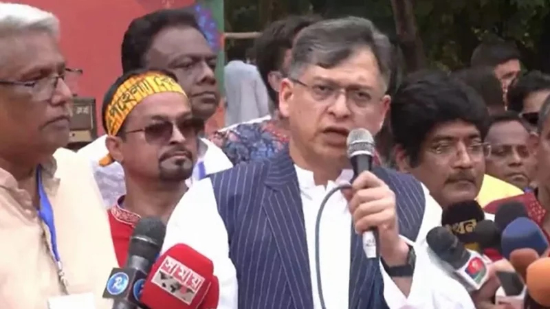 Read more about the article আওয়ামী লীগের মৃত্যু ঢাকায়, দাফন দিল্লিতে: সালাহউদ্দিন আহমেদ