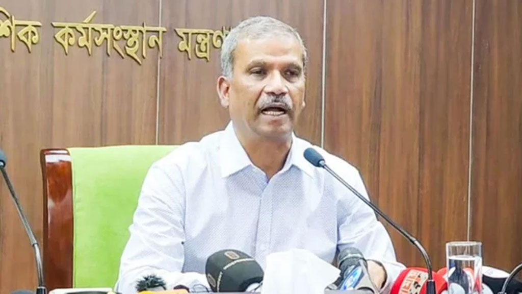 Read more about the article মন্ত্রণালয়ের মতামত ছাড়াই ইশরাককে মেয়র ঘোষণা: আইন উপদেষ্টা