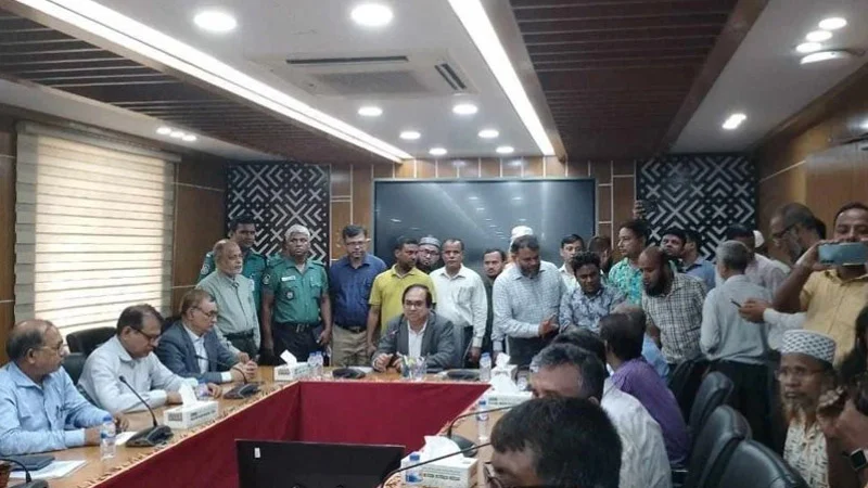 Read more about the article সচিবালয়ে কর্মচারীদের আন্দোলন আপাতত স্থগিত
