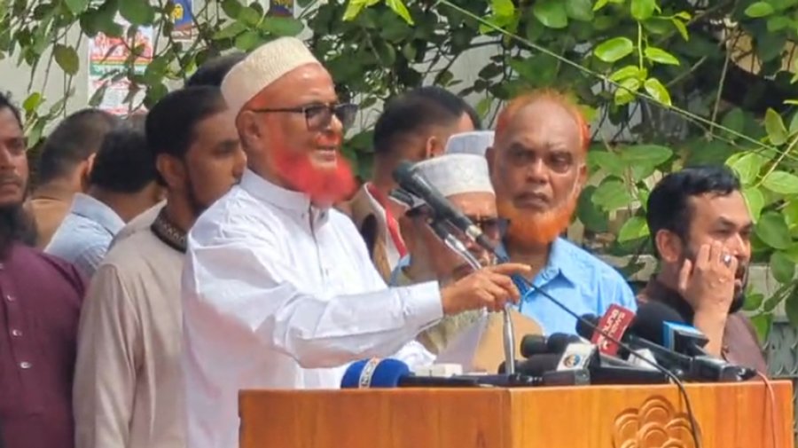 Read more about the article যুদ্ধাপরাধের বিচারের নামে ‘হত্যাকাণ্ডের’ সঙ্গে জড়িতদের বিচার চাইলেন এটিএম আজহার