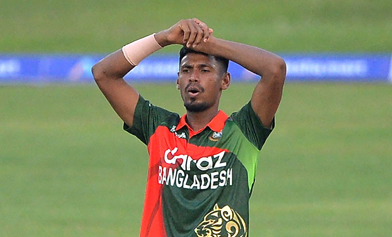 Read more about the article ইনজুরিতে পাকিস্তান সফর থেকে বাদ মুস্তাফিজ
