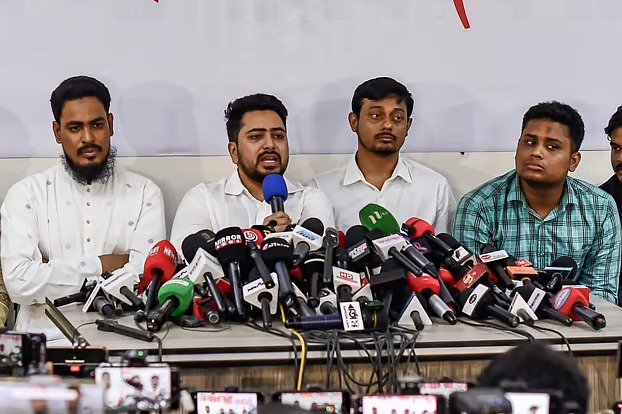 Read more about the article দুই ছাত্র উপদেষ্টার সঙ্গে নাগরিক পার্টির কোনো সম্পর্ক নেই: নাহিদ