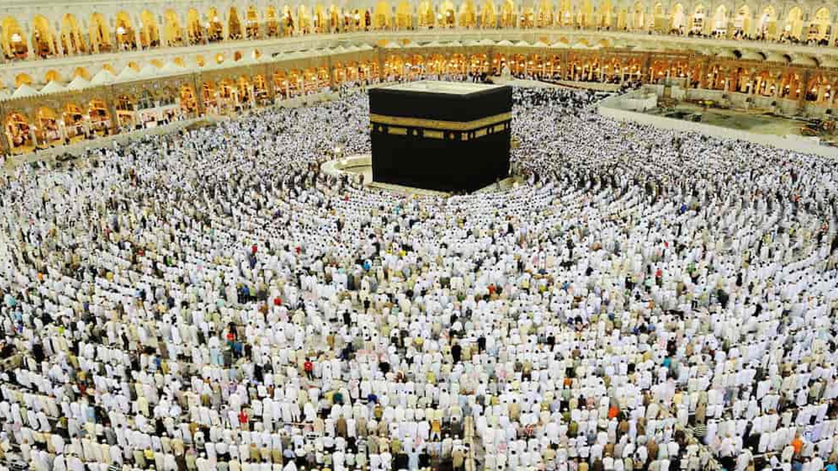 Read more about the article রাত পোহালেই শুরু হজ, মুহূর্ত গুনছেন হাজীরা