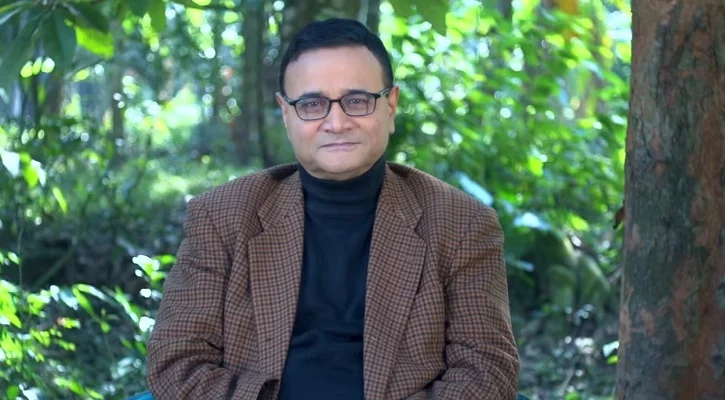 Read more about the article অভিনেতা নাকি চিকিৎসক, কোন পরিচয় এগিয়ে রাখেন ডা. এজাজ