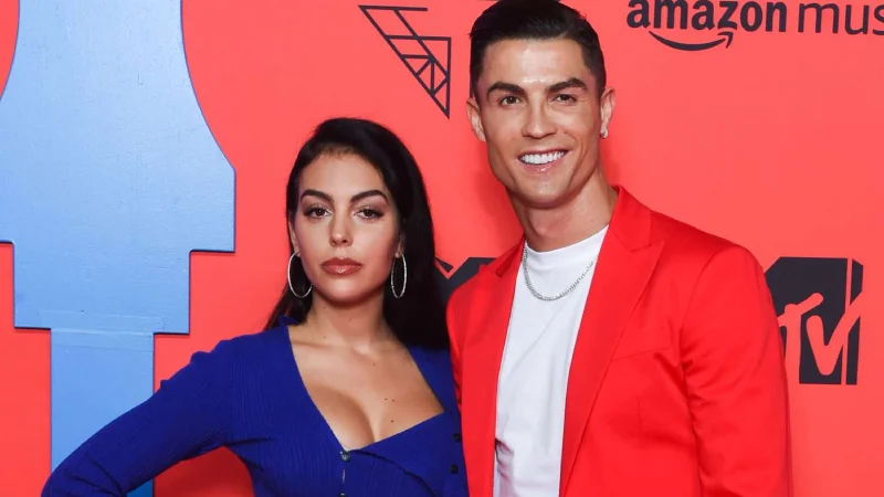 Read more about the article অবশেষে বিয়ে করছেন রোনালদো, প্রস্তাবে রাজি জর্জিনা