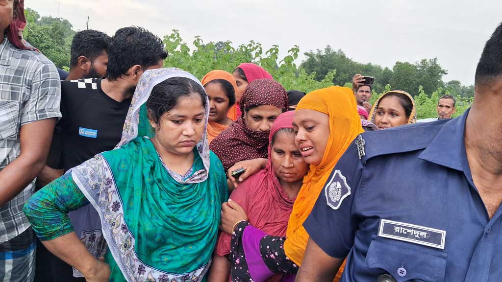 Read more about the article সকালে তাল কুড়াতে গিয়ে নিখোঁজ, দুপুরে মাটি খুঁড়ে মিলল নারীর গলাকাটা লাশ