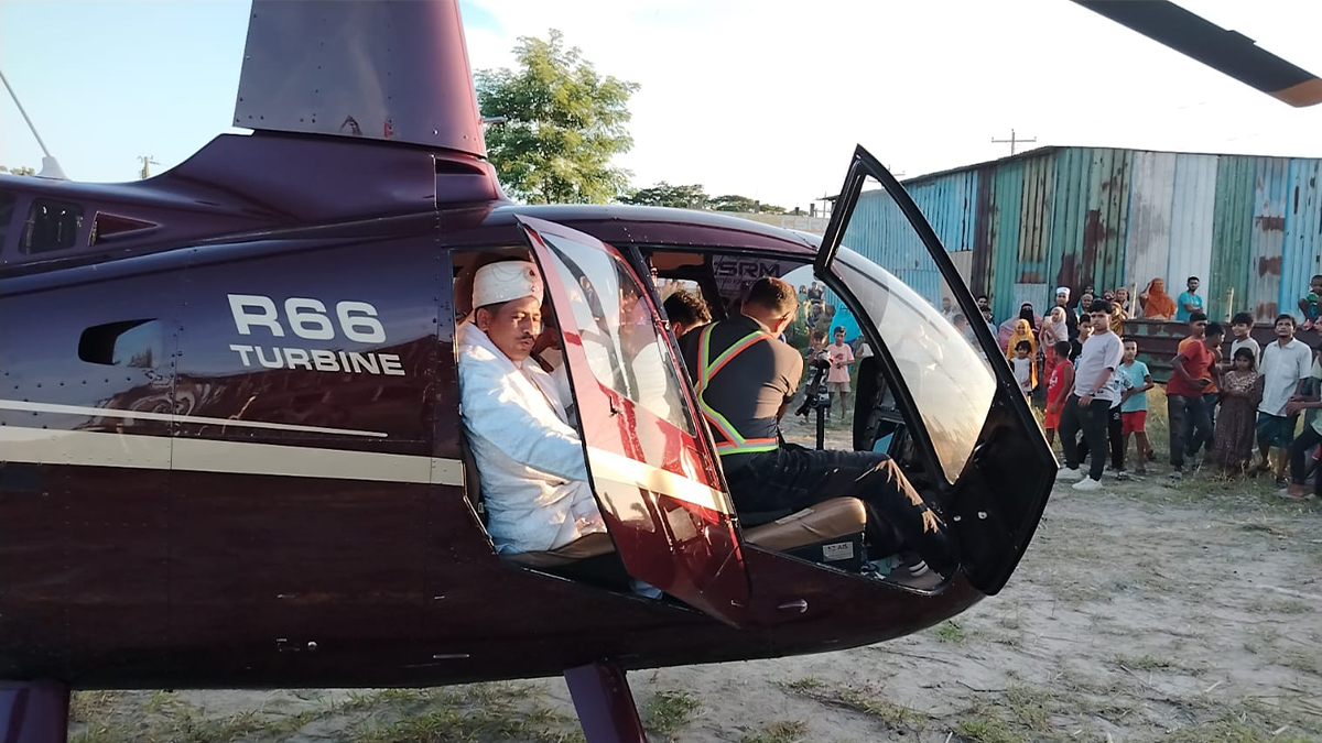 Read more about the article প্রেমিকের সাথে পালিয়েছে স্ত্রী, রাগে হেলিকপ্টারে নতুন বউ আনলেন স্বামী