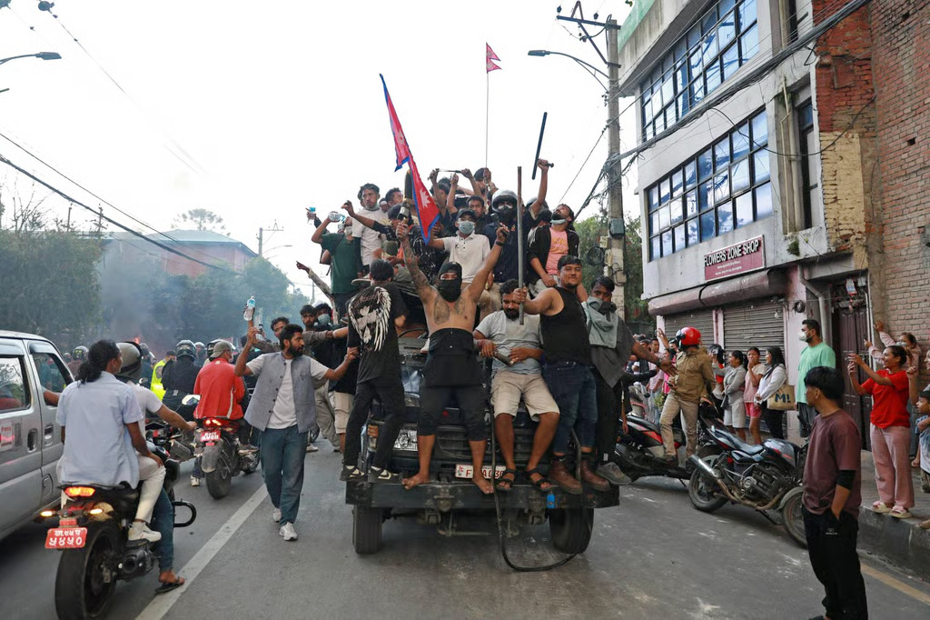 Read more about the article ভারতের ‘দাদাগিরি’ নেপাল-বাংলাদেশকে ঠেলে দিচ্ছে চীনের দিকে